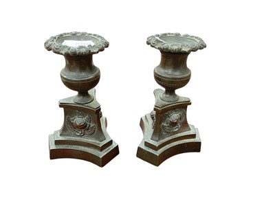 Lot 467 - Pair of Regency dwarf candlesticks