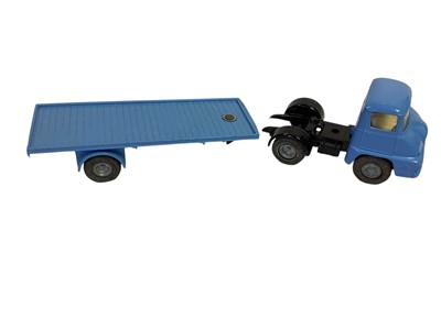 Lot 1839 - Tri-ang Spot-On Ford Thames Trader with articulated Flat Float, boxed No.111A/OT (1)