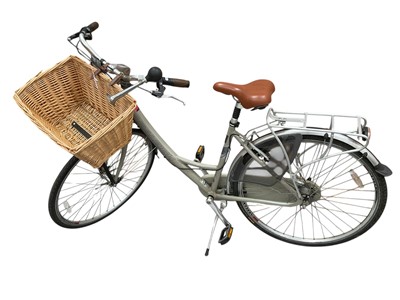 Lot 8 - Ladies Raleigh bicycle with front wicker basket and a pair of removable paniers