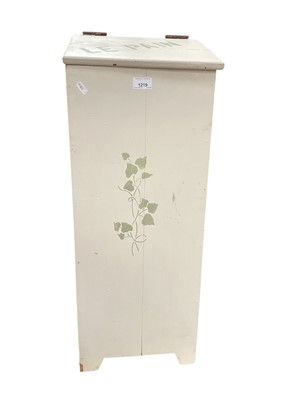 Lot 1219 - Decorative French baguette bread box