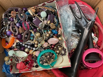 Lot 1120 - Quantity of costume jewellery, mostly bead necklaces etc (1 box)