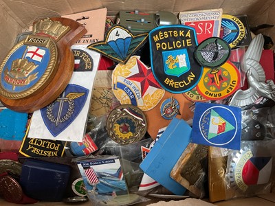 Lot 310 - Collection of Czechoslovakian military cloth badges, pins and other similar items