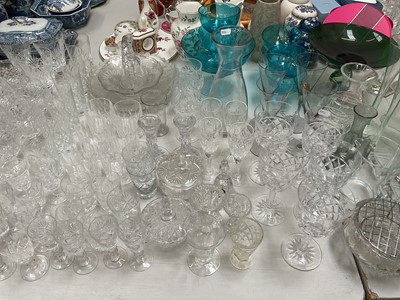 Lot 332 - Large group of glassware