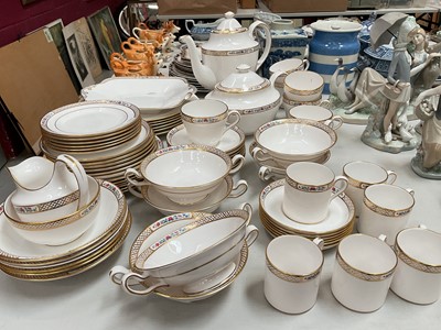 Lot 329 - Spode Golden Trellis tea and dinner ware