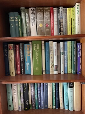 Lot 1424 - Collection of books on flora and fauna (2 boxes)