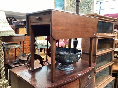 Lot 1240 - Pembroke table