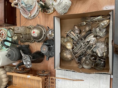 Lot 523 - Group of silver plated wares