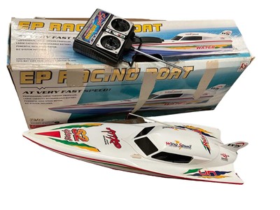 Lot 184 - Remote control speed boat