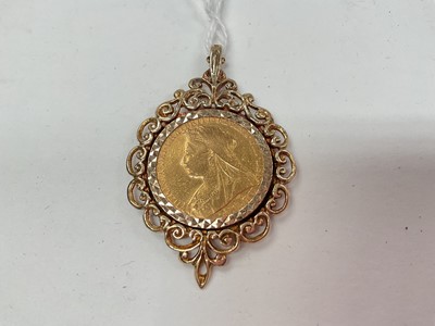 Lot 1031 - Victorian gold full sovereign, 1901, in 9ct gold pendant mount