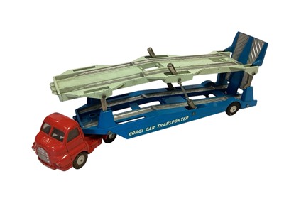 Lot 1841 - Corgi Major Carrimore Car Transporter with red cab No.1101 & Chipperfield's Circus Crane Truck No.1121, both boxes poor (2)