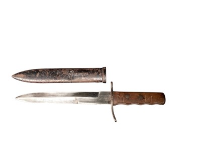 Lot 712 - 1930s Italian Milizia Volontaria per la Sicurezza Nazionale 'Blackshirts' knife, embossed M.V.S.N with crest, with other knives