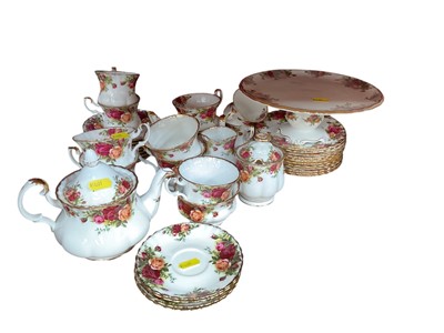 Lot 711 - Royal Albert Old Country Rose service set