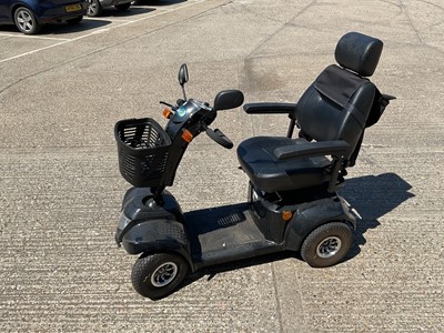 Lot 10 - Care Co mobility scooter with key and charger