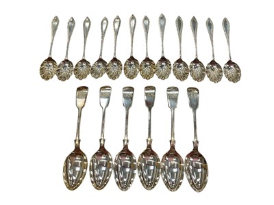 Lot 189 - Set of 12 Edwardian silver tea spoons with shell shaped bowls (London 1901) and a set of six Victorian fiddle pattern tea spoons (Sheffield 1897), all at 8.5 ozs.