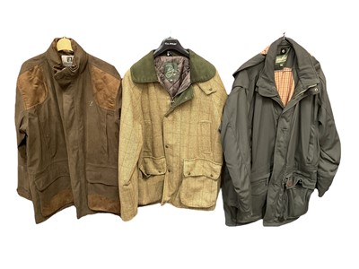 Lot 2087 - Men's country-ware clothing including Percussion Marly long line jacket size XXL, RY Country tweed and suede long jacket size M, Musto green long jacket size XL plus two medium size waxed caps.<...