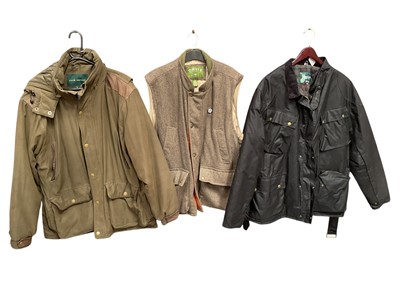 Lot 2089 - Mens Country ware including Orvis padded herringbone tweed gilet XL, New Forest waxed jacket XXL, Jack Orton coat XL, Hogg's Field Pro green fleece jacket XL and some caps.