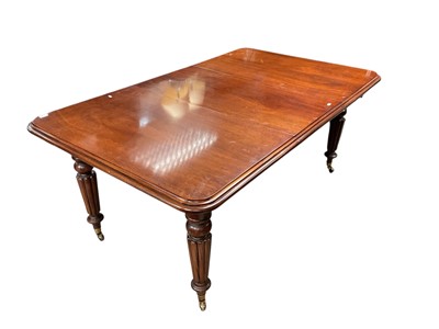 Lot 1298 - Victorian style mahogany dining table with extra leaf on reeded turned legs, opening to 181.5cm x 111cm x 73.5cm high