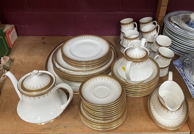 Lot 746 - Paragon gold and white tea service set
