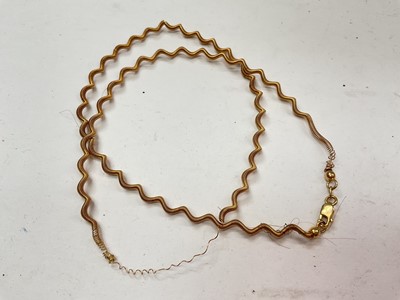 Lot 1085 - 18ct gold necklace (broken)