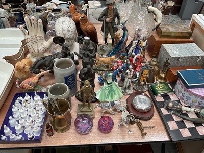 Lot 533 - Group of ceramics, glassware and sundry items to include chess set and wooden box.
