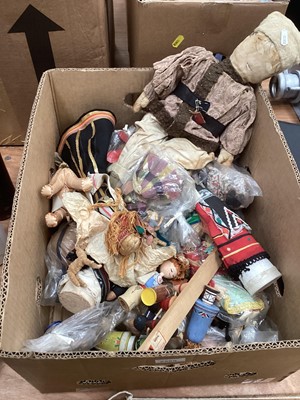 Lot 2585 - Collection of vintage dolls