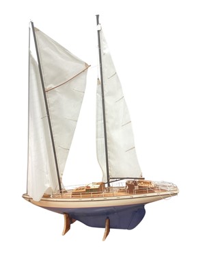 Lot 2575 - Fine quality and large model pond yacht