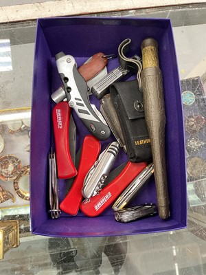 Lot 376 - Group of various knives and penknives including Leatherman, Gerber, military etc