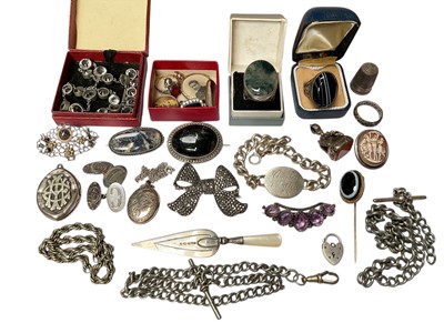 Lot 7 - Group of antique and later jewellery including silver and white metal, antique paste set rivière-style necklace, watch chains, two large agate rings, locket pendants, brooches etc