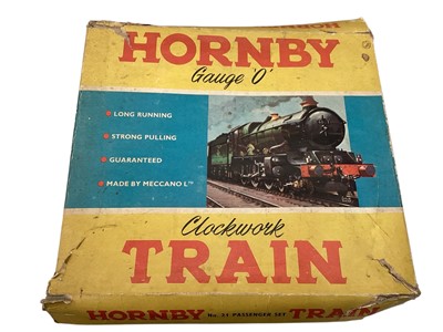 Lot 1900 - Hornby O Gauge Clockwork Passenger Train Set No.21, boxed (poor) (1)