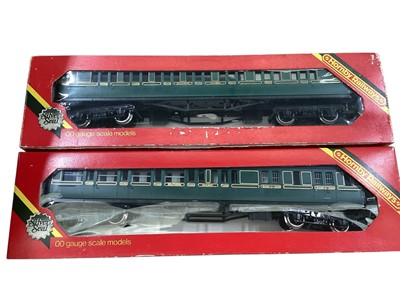 Lot 1907 - Hornby OO Gauge SR Diesel Centre Cars R334 (x8), plus 4 other SR coaches, all boxed (8)