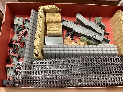 Lot 1910 - Hornby OO Gauge accessories & track (qty)