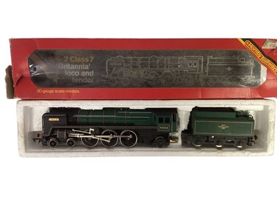 Lot 1928 - Hornby OO Gauge BR green 4-6-2 Class 7 Britannia tender locomotive 70000, boxed (poor) & LNER 4-6-2 Class A1 Flying Scotsman tender locomotive 4472, unboxed (2)