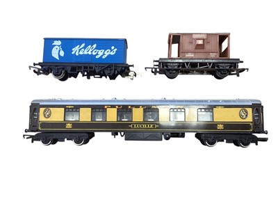 Lot 1930 - Hornby OO Gauge Lucille Pullman coach, plus LMS (x2), LNER (x2), Inter-City (x3) and wagons (x2), all loose (10)