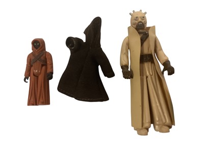 Lot 1937 - Star Wars GMFGI c1977 loose First Series 4" action figures including Death Squad Commander (x3), Sand People, Jawa with cloth coat (No Weapons) (5)