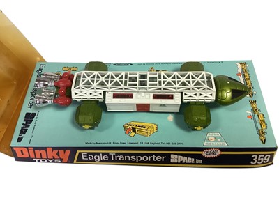 Lot 1987 - Dinky Toys diecast Gerry Anderson's Space 1999 Eagle Transporter green & white body with red & silver thrusters, on blue base blister pack (discoloured), No.359 (1)
