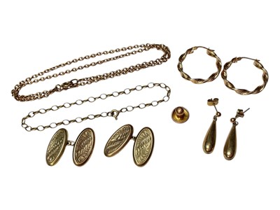 Lot 56 - Group of 9ct gold jewellery to include pair of cufflinks, two pairs of earrings, two chains and one stud