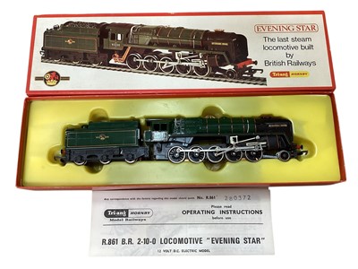 Lot 1800 - Railway Tri-ang OO gauge Evening Star 2-10-0 locomotive R861, GWR 0-6-0 PT locomotive R051, LNER Class A1 locomotive 'Flying Scotsman' R398, BB diesel locomotive R55, BB diesel locomotive R55, a...