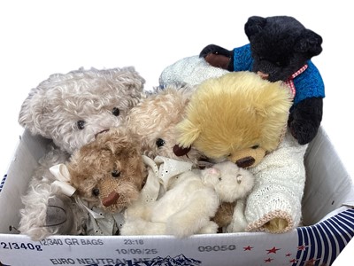 Lot 1962 - Dean's bears Ledbury 15/40 and Sleepy Joe 6/100 and Hogarth plus Barton Creek Ellie, The Naughty Bear Company Sunflower 1/1