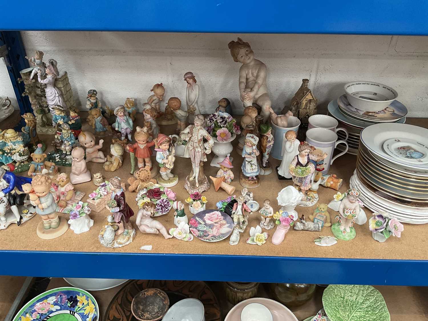 Lot 72 - Group of collectors' plates, figures, floral baskets and other collectable ceramics (1 box).