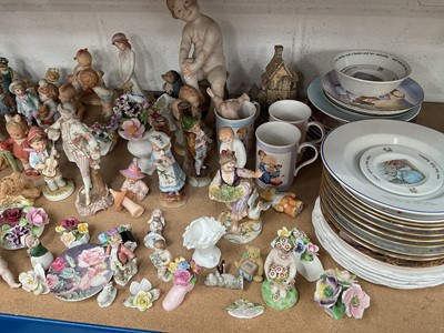 Lot 72 - Group of collectors' plates, figures, floral baskets and other collectable ceramics (1 box).