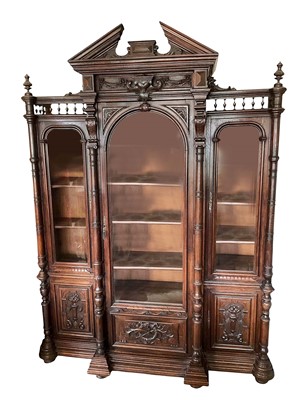 Lot 1311 - Good quality late 19th century oak breakfront bookcase