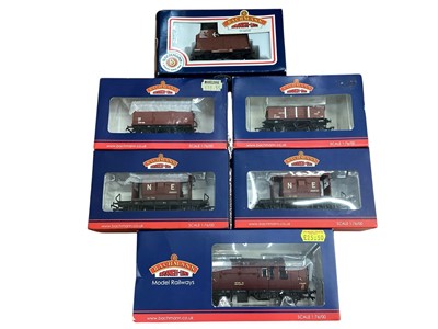 Lot 1760 - Railway OO Gauge selection of rolling stock including Bachmann, Dapol, Hornby, Mainline & Oxford, all boxed (35)