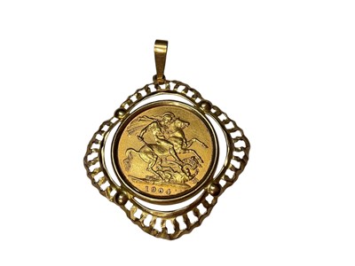 Lot 151 - Edwardian gold sovereign, 1904, in 9ct gold pendant mount