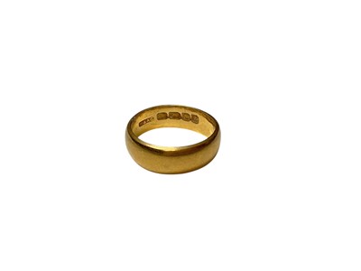 Lot 152 - 22ct gold wedding band (London 1961), size M