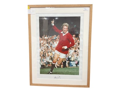 Lot 1222 - Quantity of Manchester United memorabilia including signed frames pictures of Bobby Charlton, Denis Law plus joint signed picture and eleven signed A4 photographs of Manchester United legends &a...