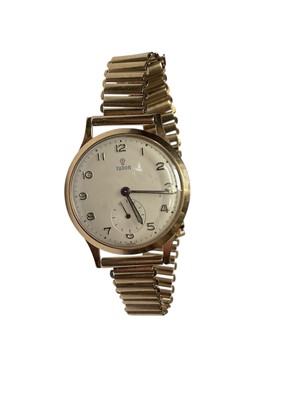 Lot 204 - 1960s 9ct gold Tudor wristwatch
