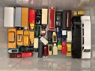 Lot 1705 - Selection of loose diecast limos, yellow cabs, cars and commercial vehicles (5 boxes)