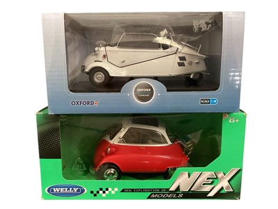Lot 1706 - Oxford 1:18 scale Messerschmitt KR200 car & Welly BMW Isetta, Knight Rider and smaller scale Harry Potter buses & vehicles (1 box)