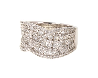 Lot 743 - Ladies' 18ct white gold diamond ring