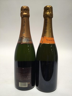 Lot 71 - Two bottles, Champagne, Veuve Clicquot Ponsardin Rich Reserve 1991 together with a bottle of NV